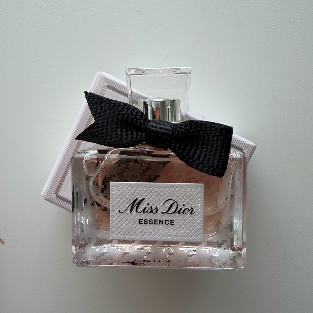 Miss Dior Perfume 5ml Pink Leatherette Notebook Ribbon Pencil set GWP Feminine - Picture 7 of 8